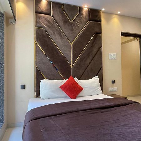 Osi Apartments Bandra West 뭄바이 외부 사진