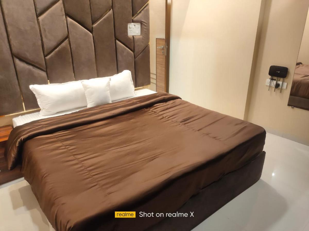 Osi Apartments Bandra West 뭄바이 외부 사진