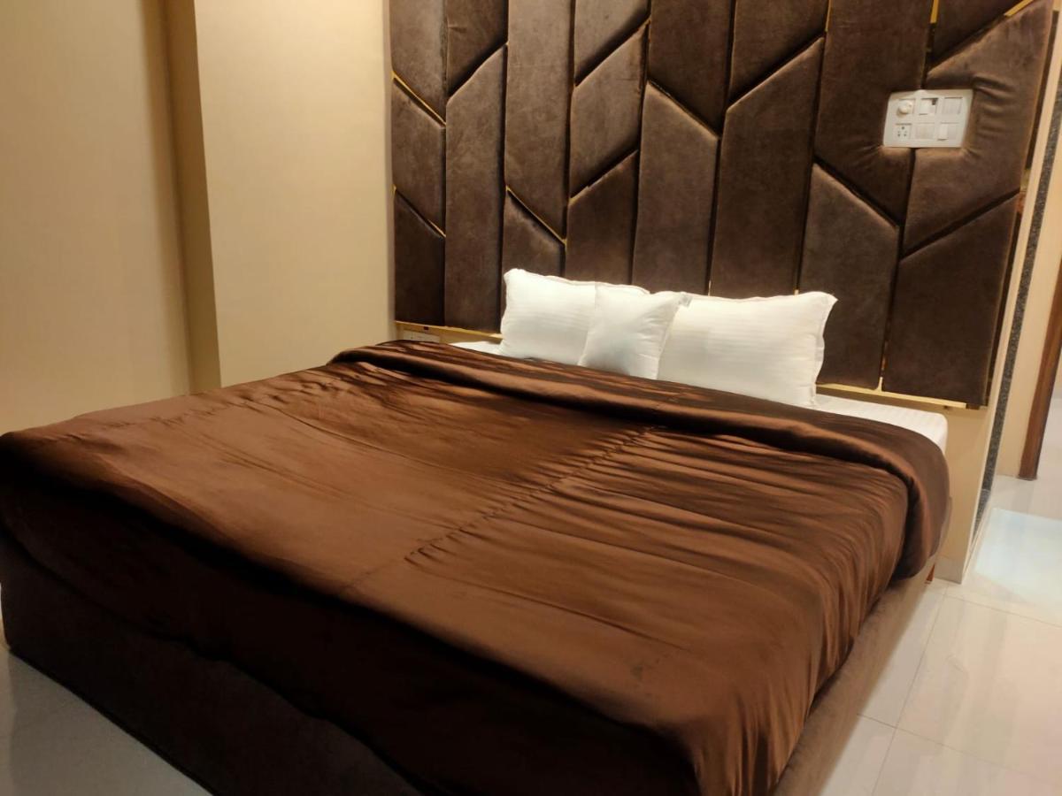 Osi Apartments Bandra West 뭄바이 외부 사진
